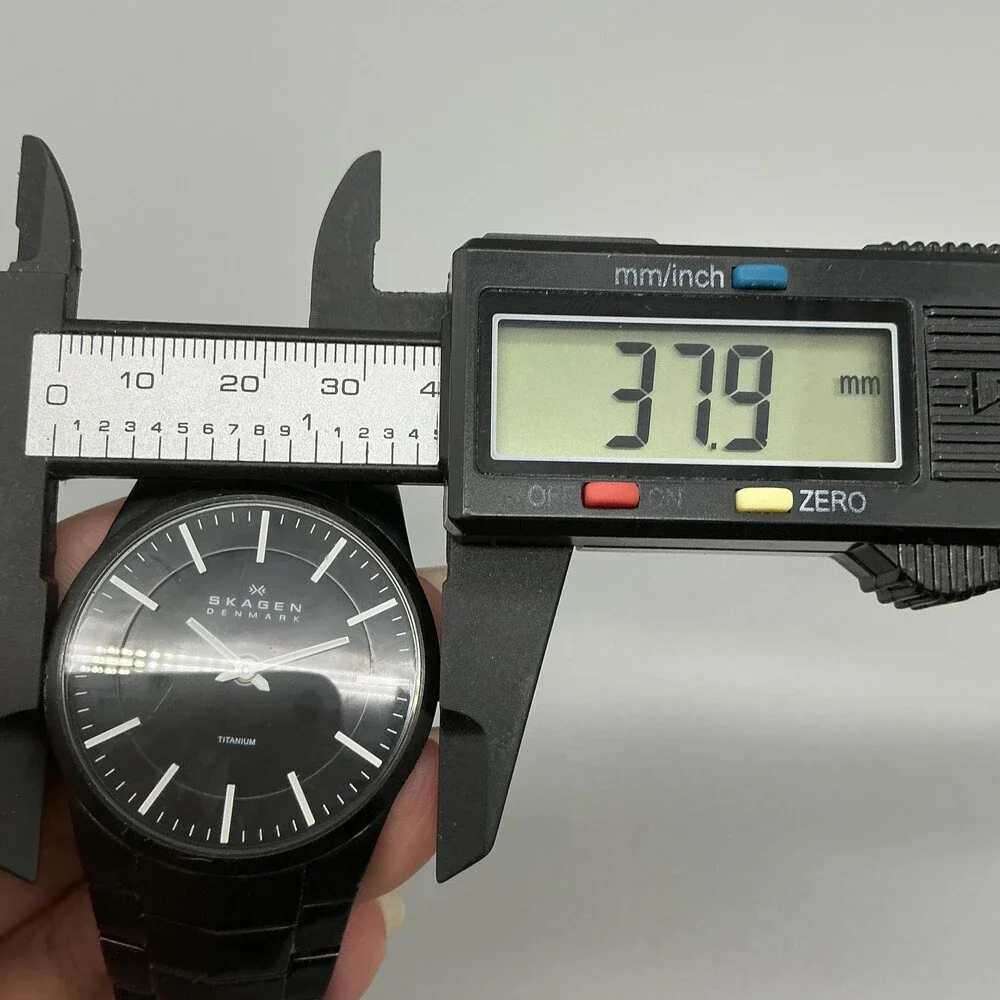 Skagen 696XLTMXB Mens Watch 38mm Black Dial Titanium Bracelet New Battery 7